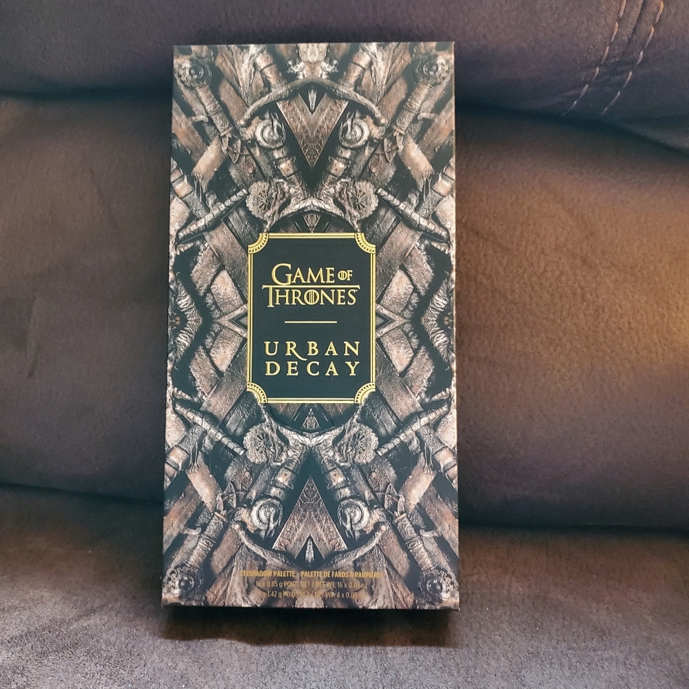 Urban Decay Game of Thrones eyeshadow pallet